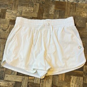 YPB Your Personal Best Women’s White Athletic Shorts NWT Size XL